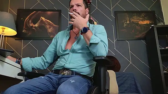 Snapshot of ChrisKox chatting on 2, 11, 2025 ChrisKox online show from 2, 11, 2025