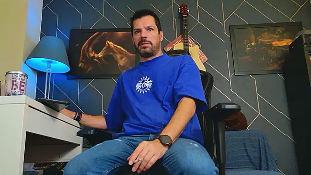 Snapshot of ChrisKox chatting on 8, 10, 2025 ChrisKox online show from 8, 10, 2025