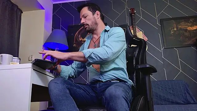 Snapshot of ChrisKox chatting on 27, 11, 2025 ChrisKox online show from 27, 11, 2025