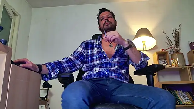 Snapshot of ChrisKox chatting on 5, 5, 2026 ChrisKox online show from 5, 5, 2026