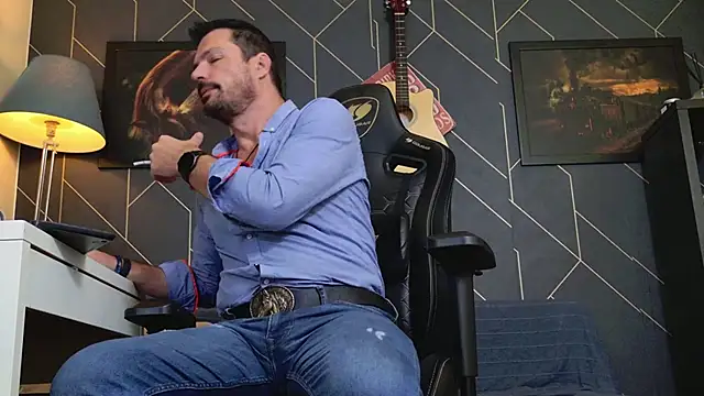 Snapshot of ChrisKox chatting on 1, 11, 2025 ChrisKox online show from 1, 11, 2025