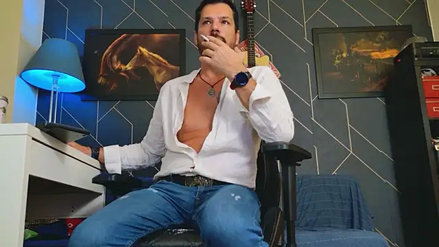 Snapshot of ChrisKox chatting on 9, 10, 2025 ChrisKox online show from 9, 10, 2025