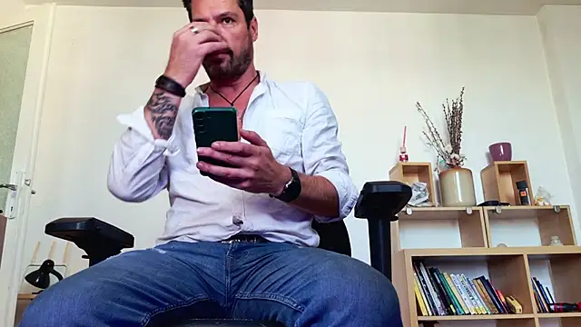 Snapshot of ChrisKox chatting on 23, 4, 2026 ChrisKox online show from 23, 4, 2026