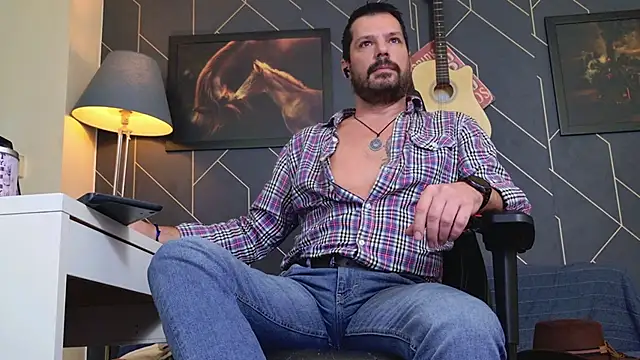 Snapshot of ChrisKox chatting on 16, 11, 2025 ChrisKox online show from 16, 11, 2025