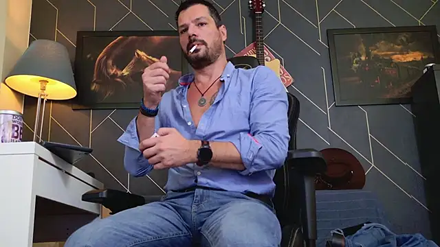 Snapshot of ChrisKox chatting on 31, 10, 2025 ChrisKox online show from 31, 10, 2025