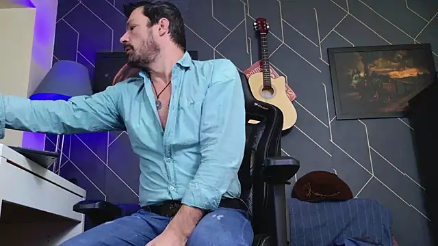 Snapshot of ChrisKox chatting on 1, 12, 2025 ChrisKox online show from 1, 12, 2025