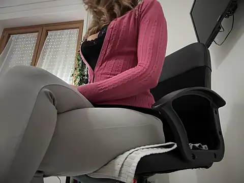 sexylenia online show from 21, 2, 2025