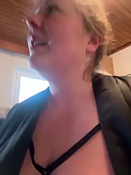 BootyLola online show from 2, 11, 2025