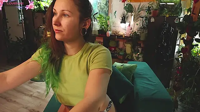 Snapshot of Dead_Butterfly chatting on 30, 10, 2025 Dead Butterfly online show from 30, 10, 2025