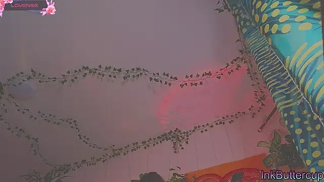 Snapshot of Dead_Butterfly chatting on 18, 10, 2025 Dead Butterfly online show from 18, 10, 2025