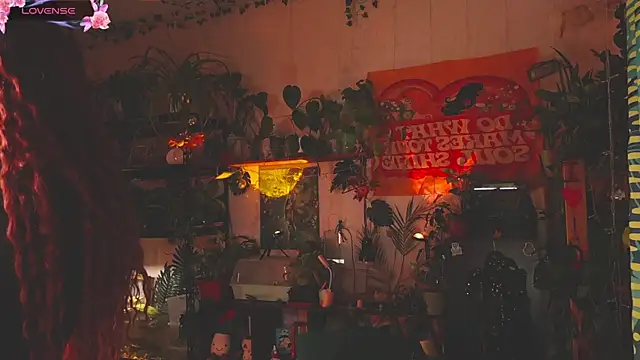 Snapshot of Dead_Butterfly chatting on 18, 11, 2025 Dead Butterfly online show from 18, 11, 2025