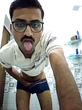 Snapshot of krishna8035 chatting on 3, 11, 2025 krishna8035 online show from 3, 11, 2025