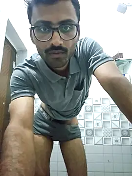 Snapshot of krishna8035 chatting on 8, 10, 2025 krishna8035 online show from 8, 10, 2025