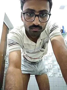 Snapshot of krishna8035 chatting on 28, 10, 2025 krishna8035 online show from 28, 10, 2025