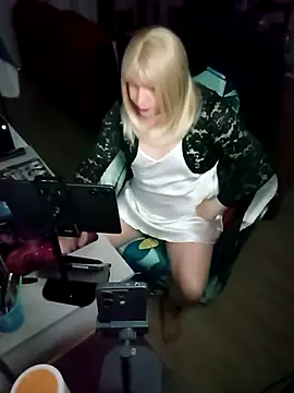 Snapshot of JulietteMaitresse chatting on 2, 5, 2026 JulietteMaitresse online show from 2, 5, 2026