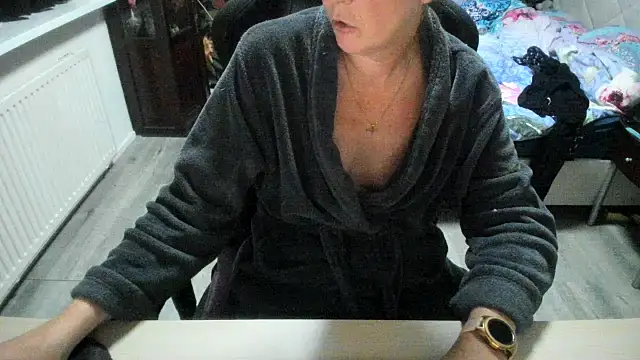 minoesje37 online show from 9, 11, 2025