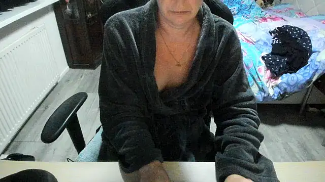 minoesje37 online show from 10, 11, 2025