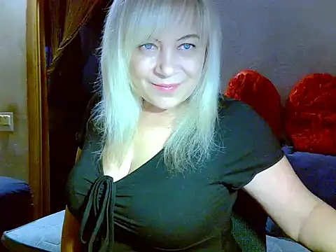 Snapshot of AgoniA7 chatting on 7, 11, 2025 AgoniA7 online show from 7, 11, 2025