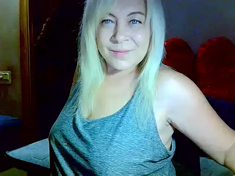 Snapshot of AgoniA7 chatting on 30, 11, 2025 AgoniA7 online show from 30, 11, 2025