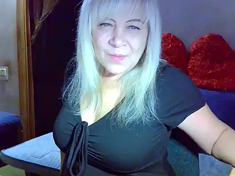 Snapshot of AgoniA7 chatting on 4, 11, 2025 AgoniA7 online show from 4, 11, 2025