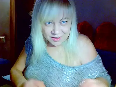 Snapshot of AgoniA7 chatting on 2, 11, 2025 AgoniA7 online show from 2, 11, 2025