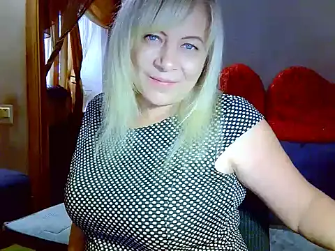 Snapshot of AgoniA7 chatting on 9, 11, 2025 AgoniA7 online show from 9, 11, 2025