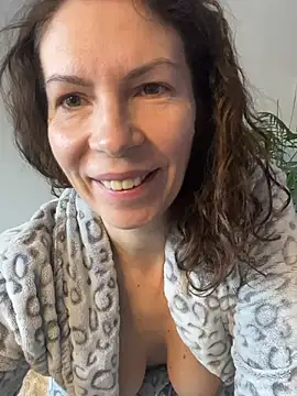 ChristinaGlory online show from 6, 2, 2026