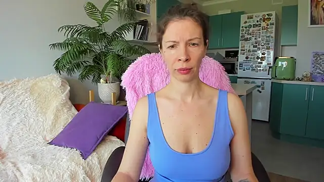 Snapshot of ChristinaGlory chatting on 17, 5, 2026 ChristinaGlory online show from 17, 5, 2026