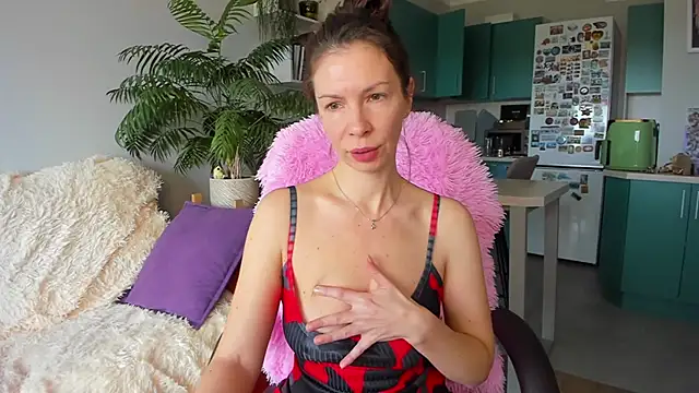 Snapshot of ChristinaGlory chatting on 28, 4, 2026 ChristinaGlory online show from 28, 4, 2026
