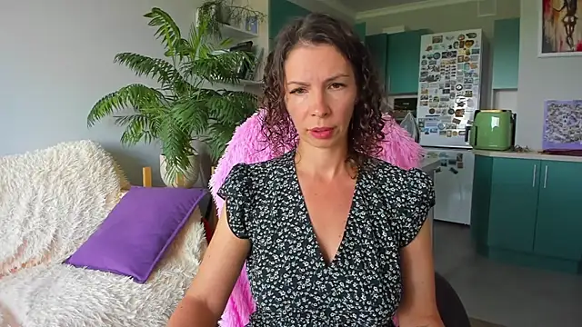 ChristinaGlory online show from 15, 7, 2026