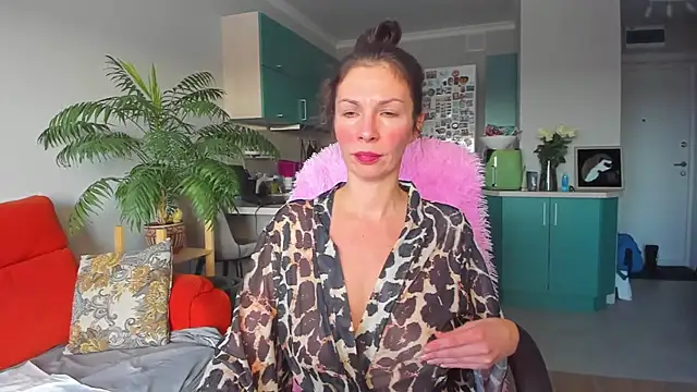 ChristinaGlory online show from 5, 2, 2025
