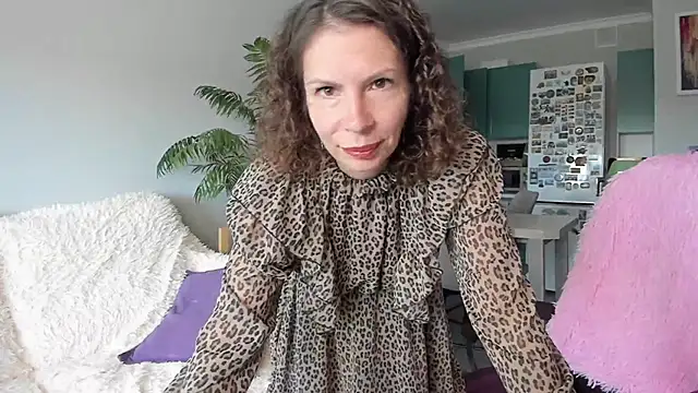 ChristinaGlory online show from 19, 6, 2026