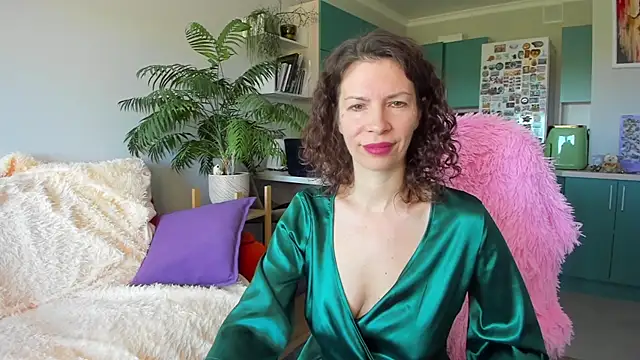 Snapshot of ChristinaGlory chatting on 8, 5, 2026 ChristinaGlory online show from 8, 5, 2026