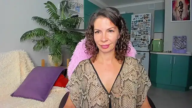 ChristinaGlory online show from 8, 7, 2026