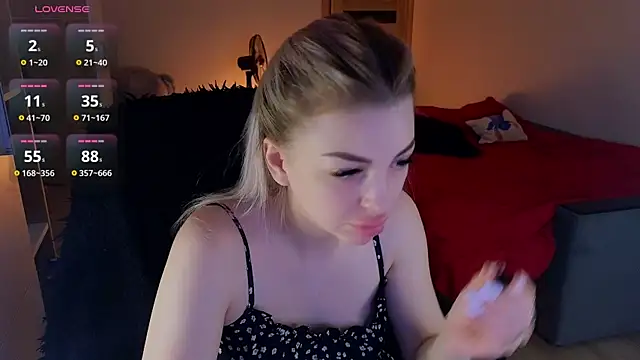 Snapshot of MilanaOmg chatting on 7, 6, 2026 MilanaOmg online show from 7, 6, 2026
