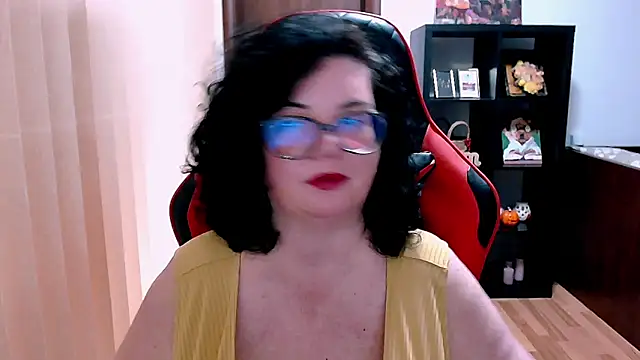 Snapshot of MissTroublle chatting on 5, 6, 2026 MissTroublle online show from 5, 6, 2026