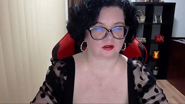 MissTroublle online show from 9, 2, 2025