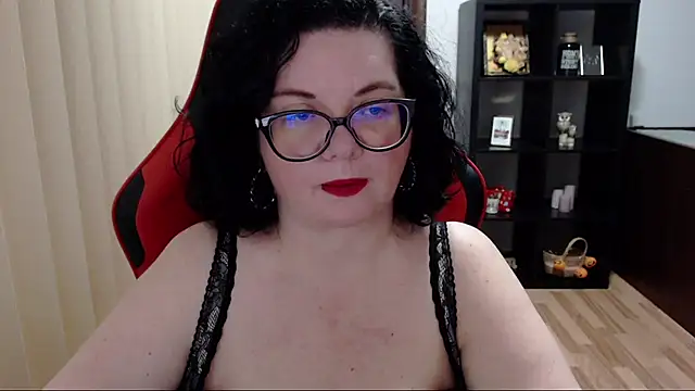 MissTroublle online show from 27, 10, 2025