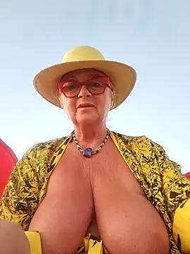 Snapshot of MucMilf59 chatting on 17, 7, 2026 MucMilf59 online show from 17, 7, 2026