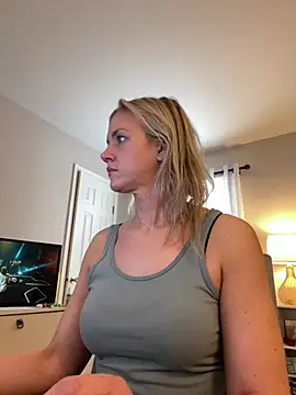 Kay Cakes online show from 3, 2, 2025