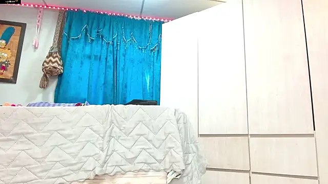 khloeHermaprodit3 online show from 8, 3, 2026