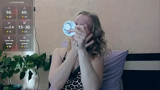 I AM MILF online show from 3, 3, 2026