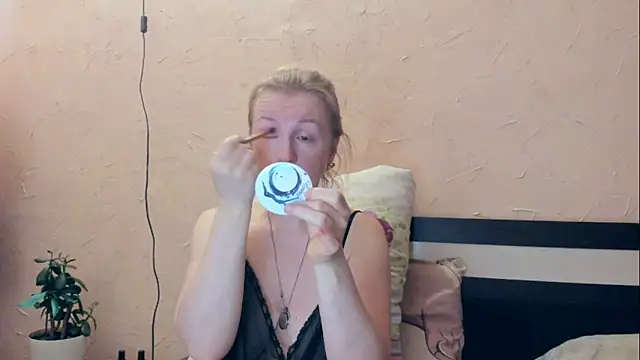 Snapshot of I_AM_MILF chatting on 13, 5, 2026 I AM MILF online show from 13, 5, 2026