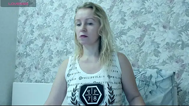 Snapshot of I_AM_MILF chatting on 5, 12, 2024 I AM MILF online show from 5, 12, 2024