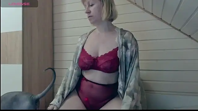 Snapshot of I_AM_MILF chatting on 18, 3, 2025 I AM MILF online show from 18, 3, 2025