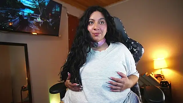 Snapshot of coraline_latin chatting on 22, 4, 2026 coraline latin online show from 22, 4, 2026