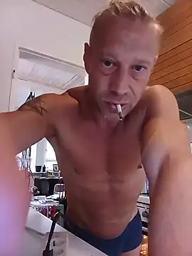 Snapshot of AthleticWomenizer2 chatting on 2, 6, 2026 AthleticWomenizer2 online show from 2, 6, 2026