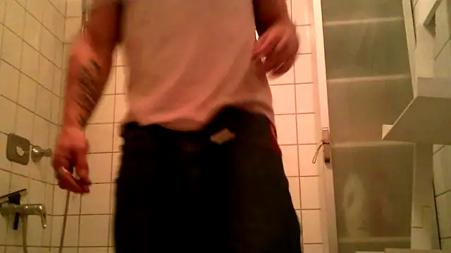 AthleticWomenizer2 online show from 16, 11, 2025