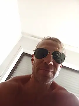 Snapshot of AthleticWomenizer2 chatting on 1, 6, 2026 AthleticWomenizer2 online show from 1, 6, 2026