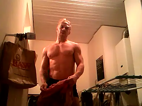 AthleticWomenizer2 online show from 12, 11, 2025